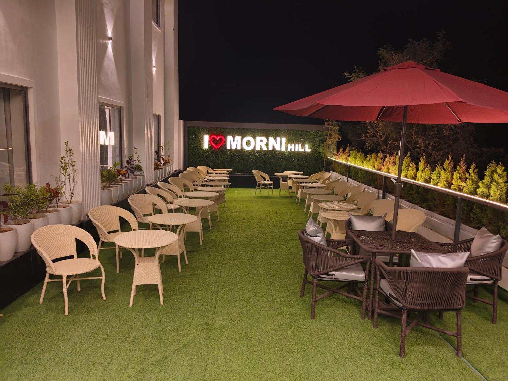 ホテル Regenta Place Panchkula Morni Hills エクステリア 写真